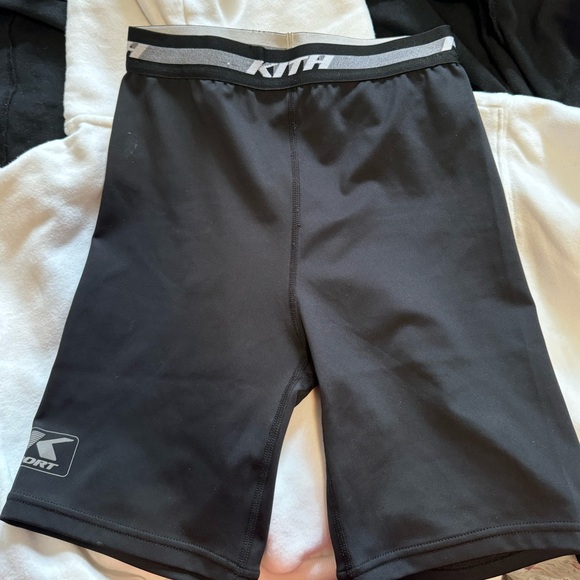 Kith cycle shorts XS - Picture 2 of 5